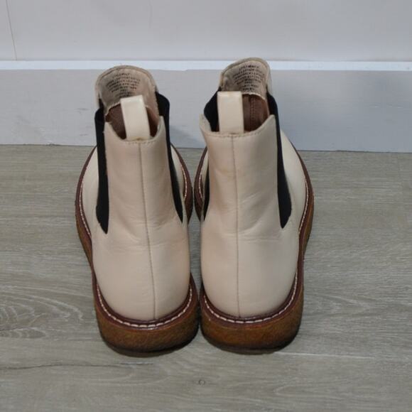 J. Crew Crepe-sole Pull-on Boot Woman's Leather Dusty Ivory Size 8.5 - Picture 4 of 8